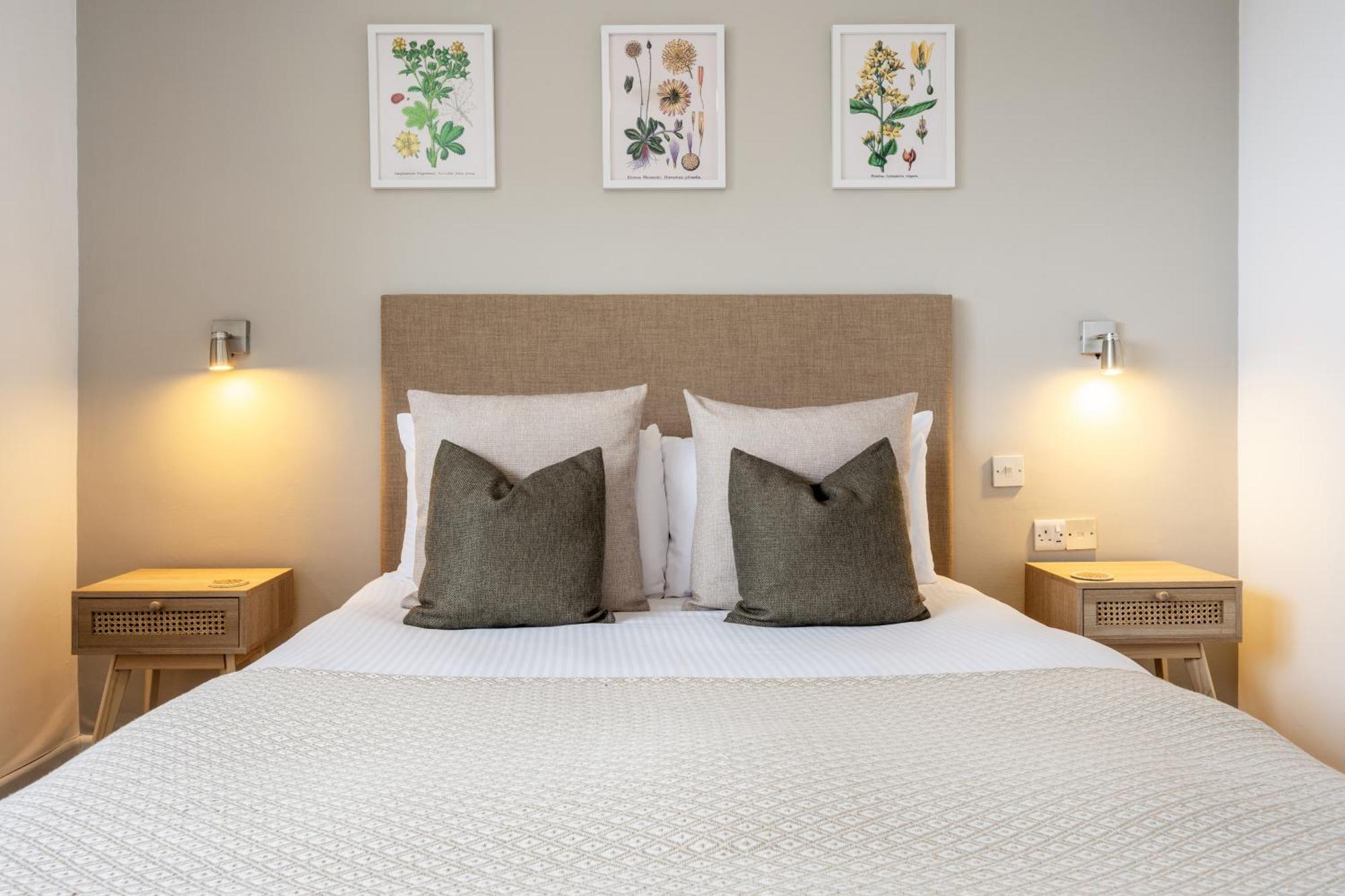 For Seasons 3* Redruth