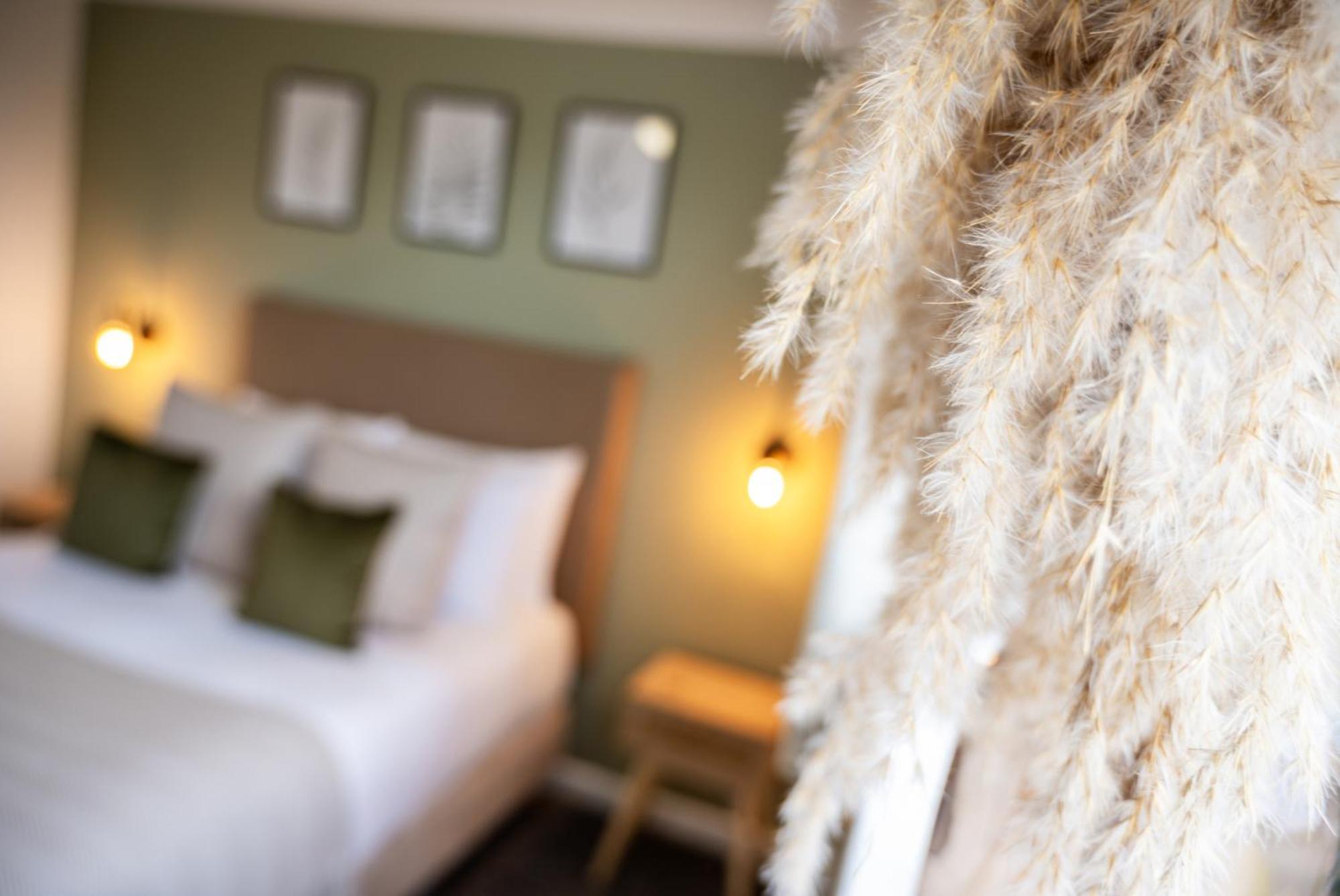 For Seasons Hotel